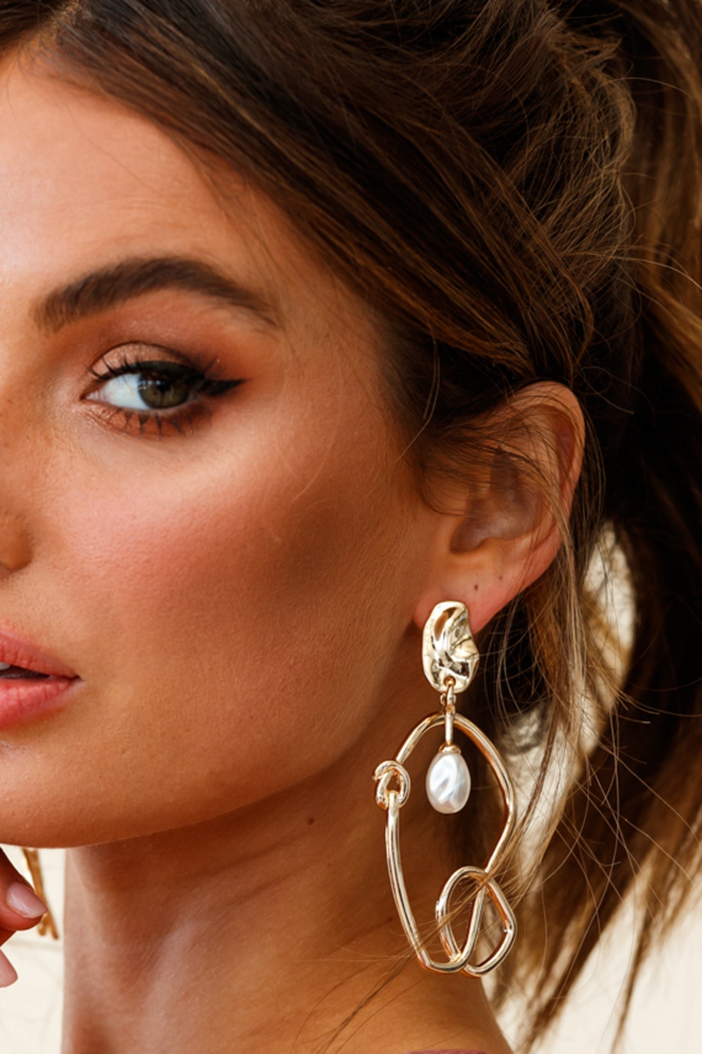Abstract Pearl Earrings Paloma in Gold