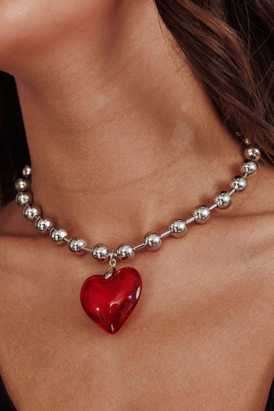 Grand Heart Necklace in Silver Pearls Red Lion