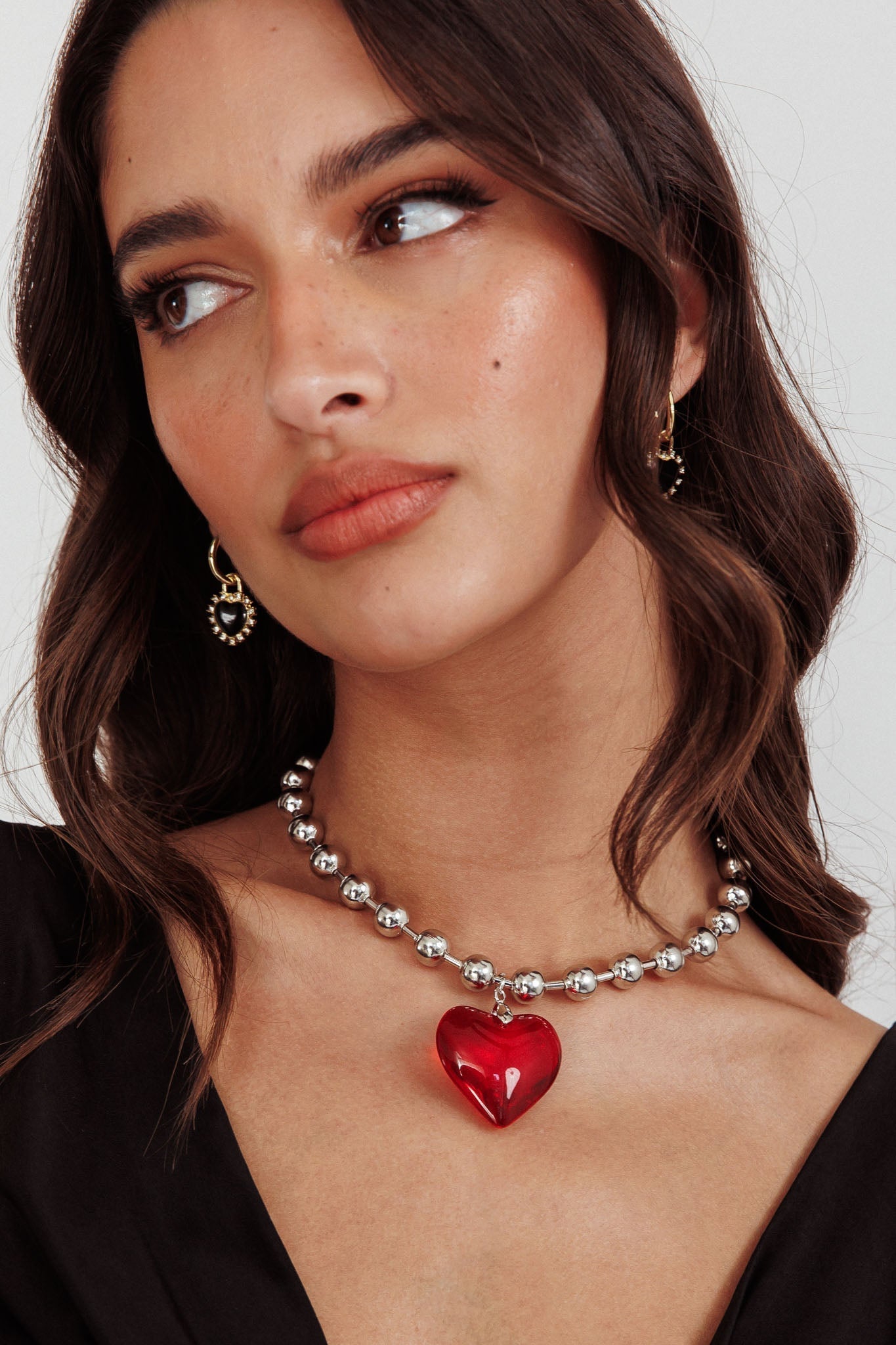 Grand Heart Necklace in Silver Pearls Red Lion