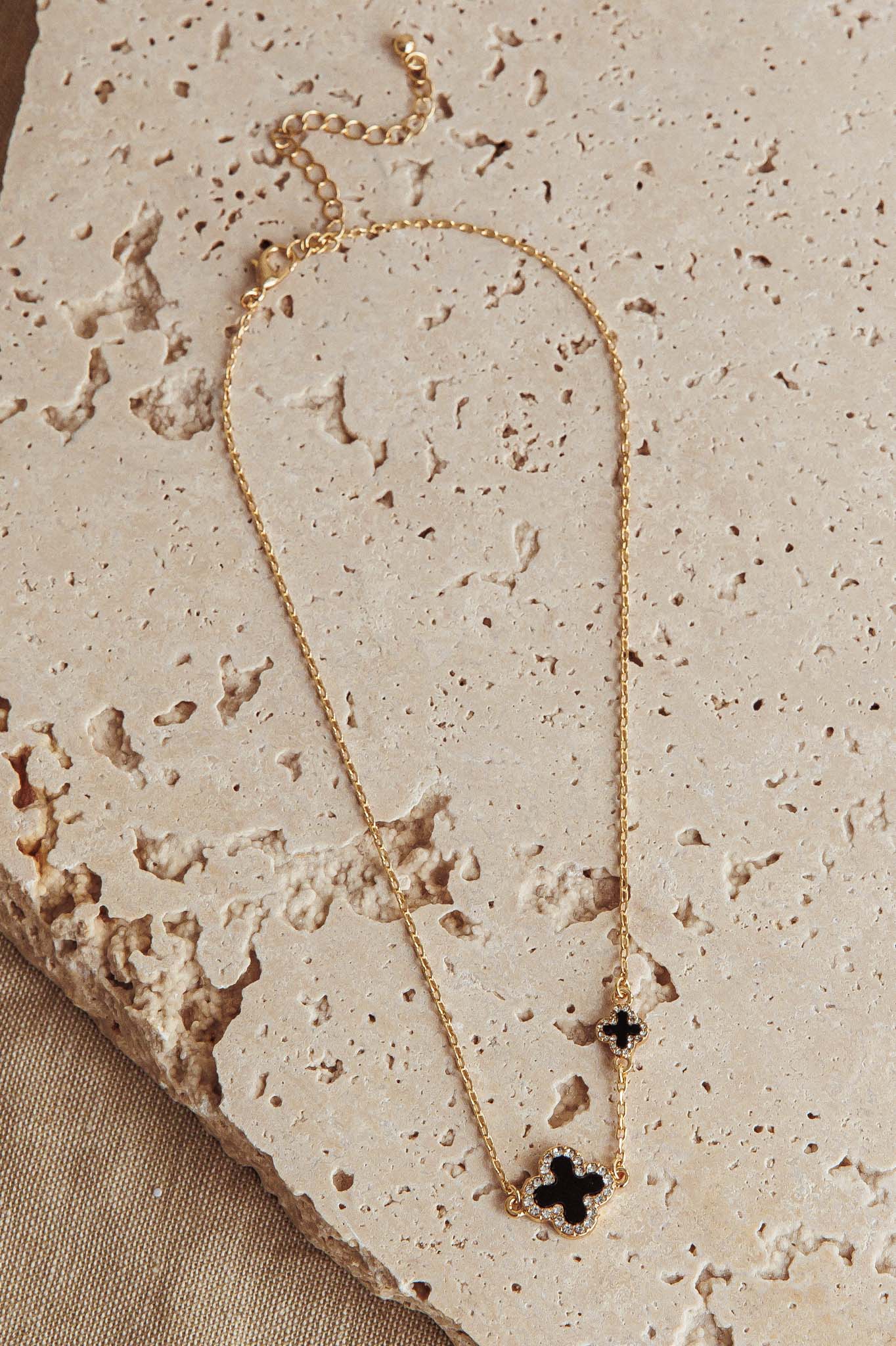 Kristin Clover Necklace Black Gold