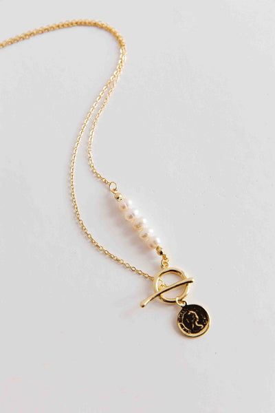 Meliza Necklace with Pearls and Golden Components