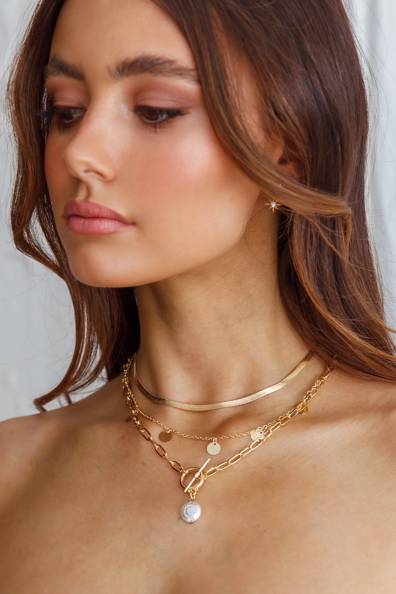 Aria Circle Gold Pearl Pendant Necklace