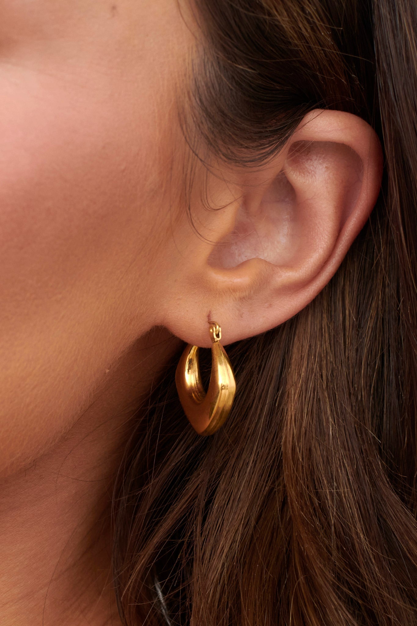 Geometric Huggie Earrings Tilly Gold