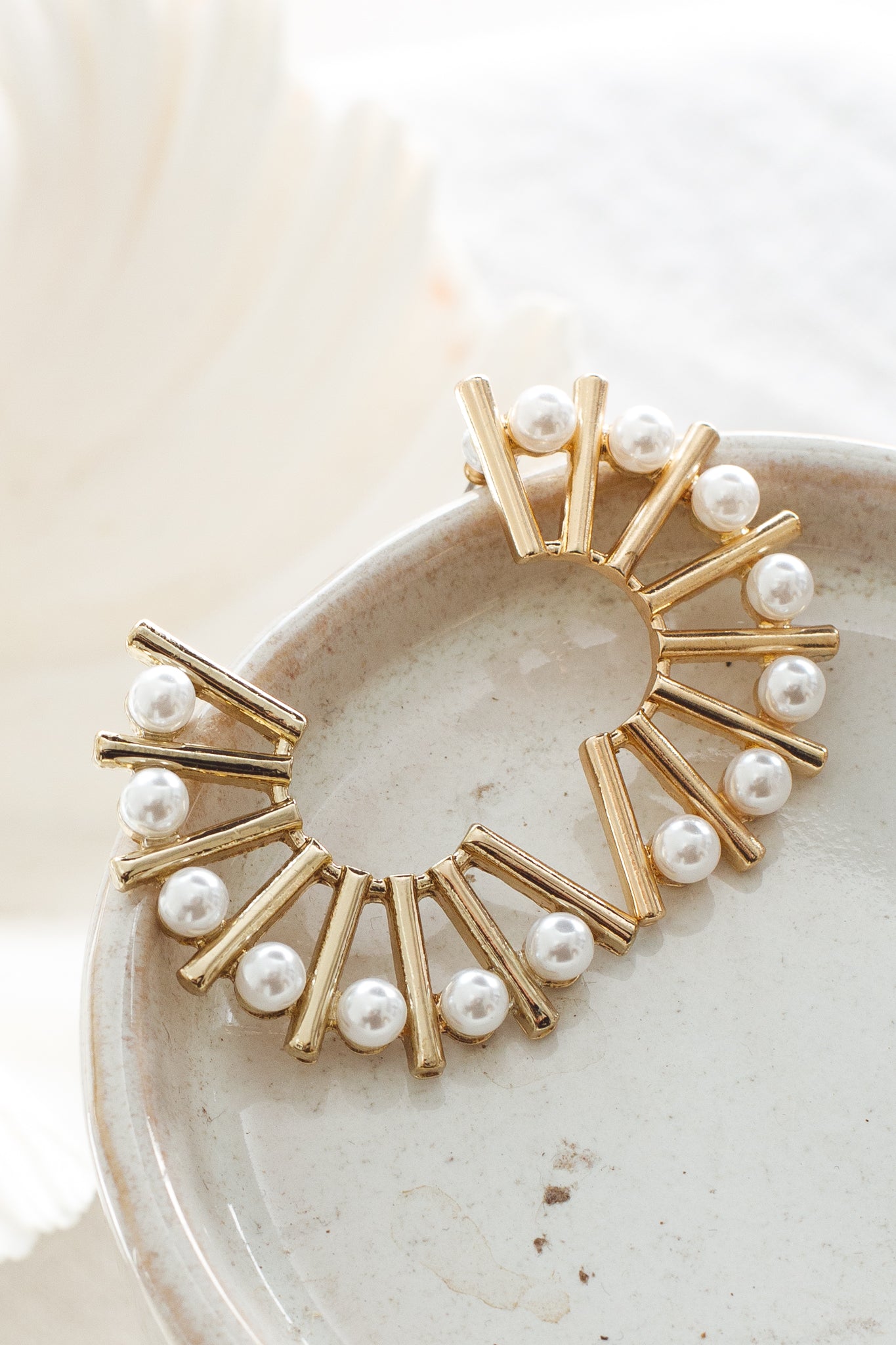 Half-circle pearl earrings in Liberty fabric with gold