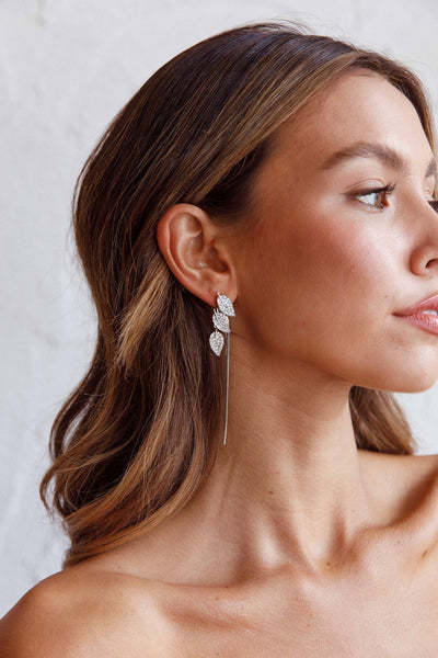 Hanging earrings in the shape of leaf silver zirconia