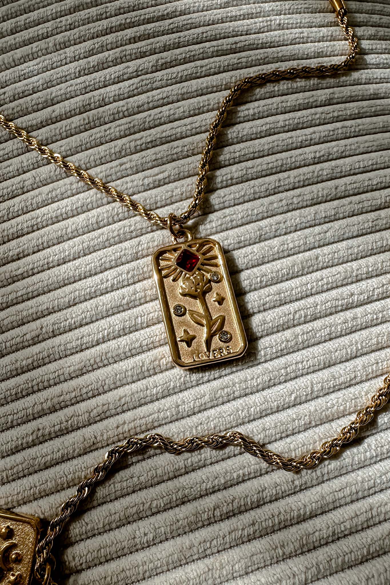 Ida Gold Pendant Necklace