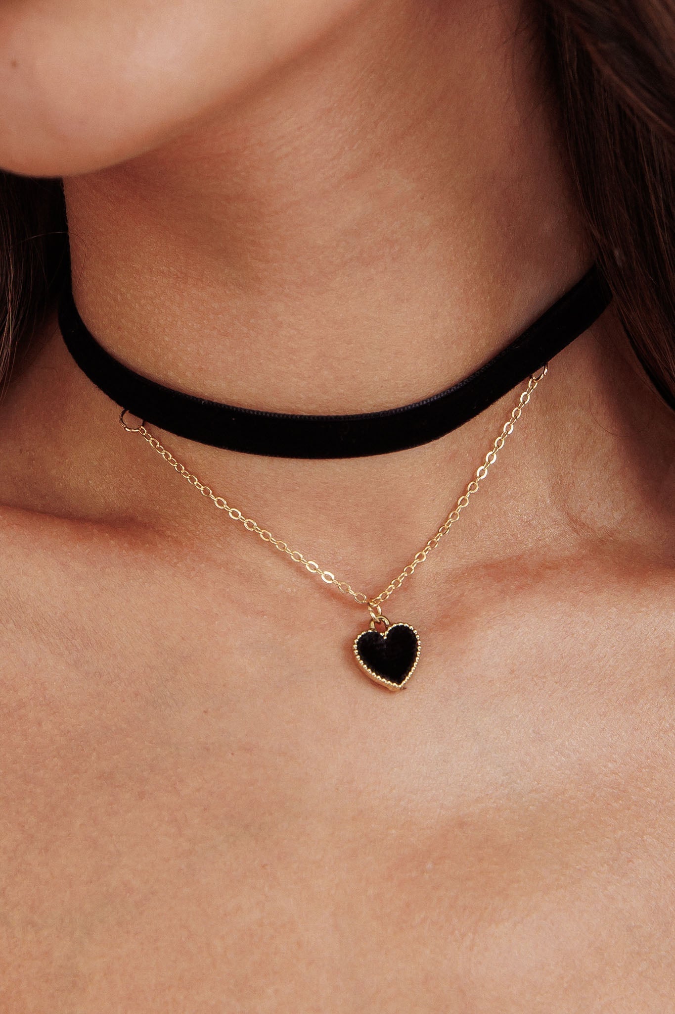 Velvet Collar Necklace Rosie with Black Heart