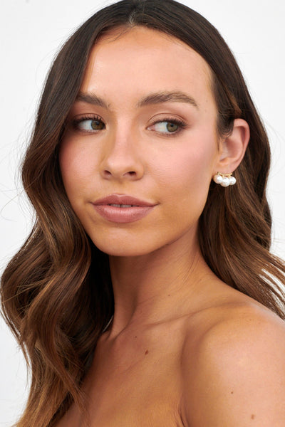 Eva Three Pearls Earrings Gold