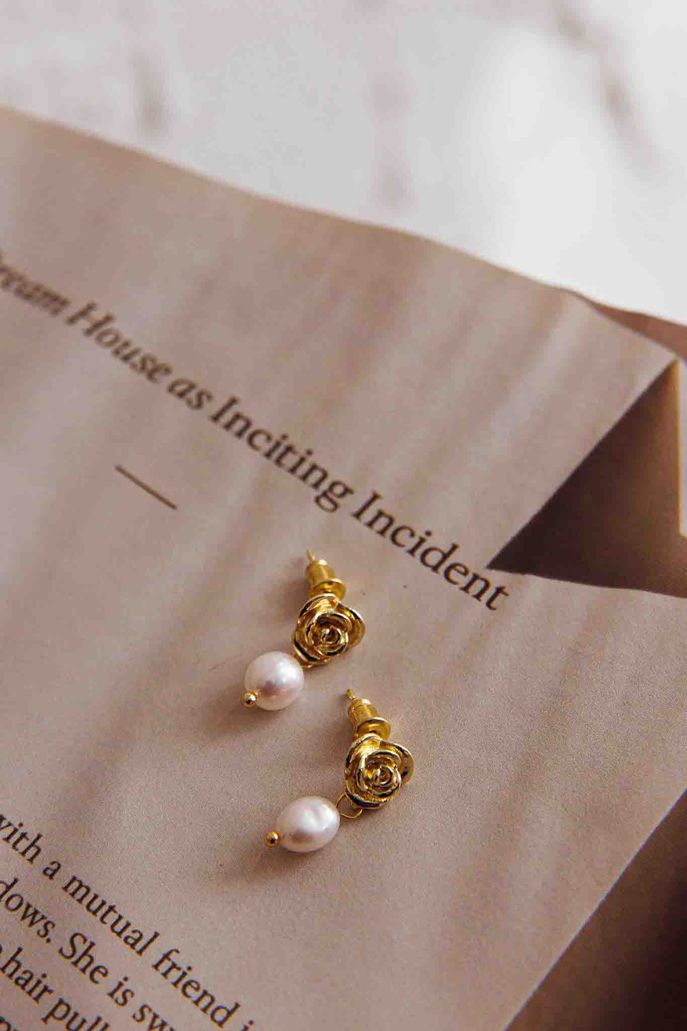 Le Jardin Flower Pearl Gold Earrings