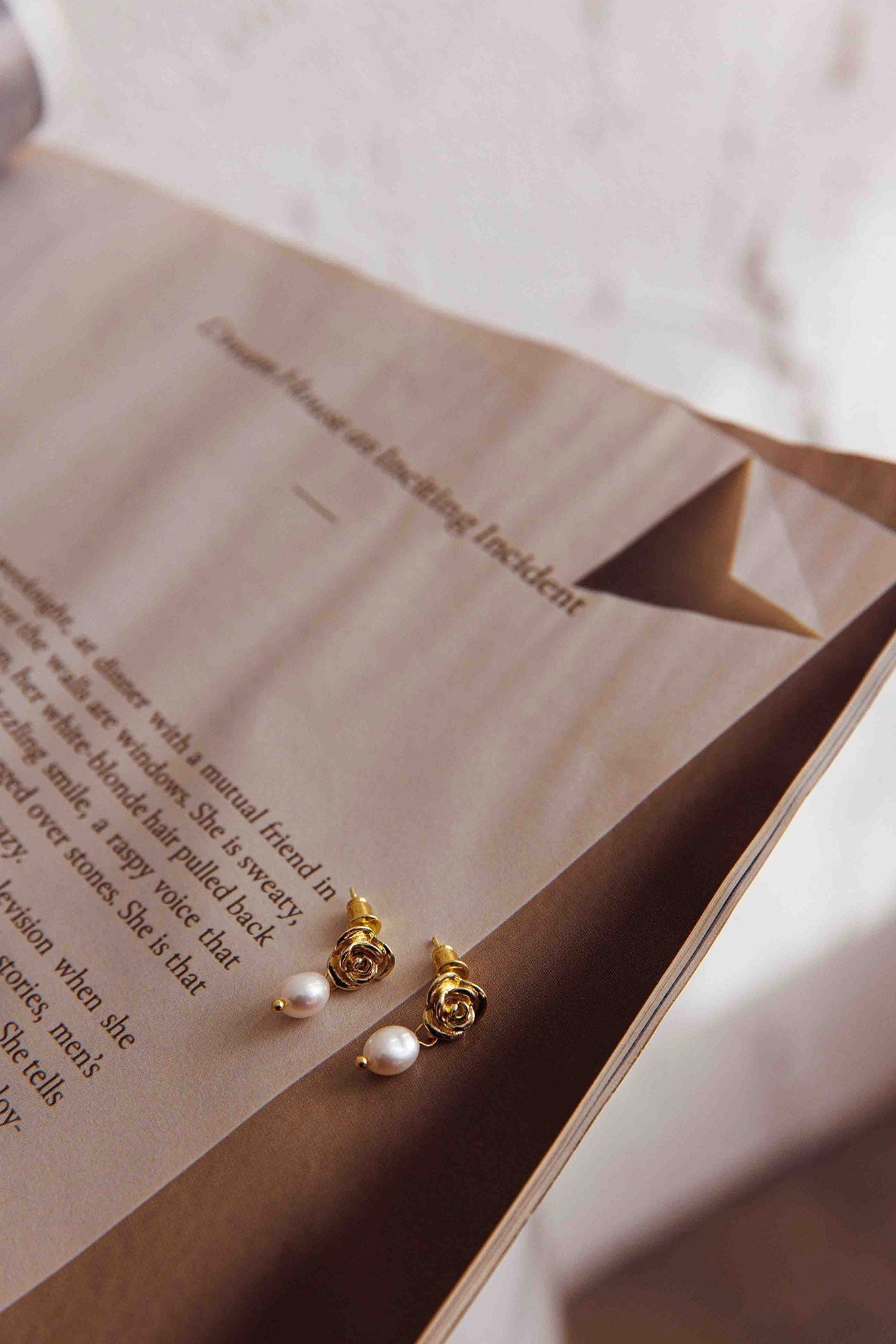 Le Jardin Flower Pearl Gold Earrings