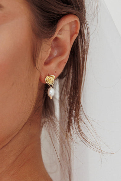 Le Jardin Flower Pearl Gold Earrings