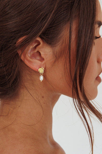 Le Jardin Flower Pearl Gold Earrings