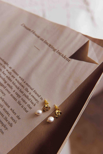 Le Jardin Flower Pearl Gold Earrings
