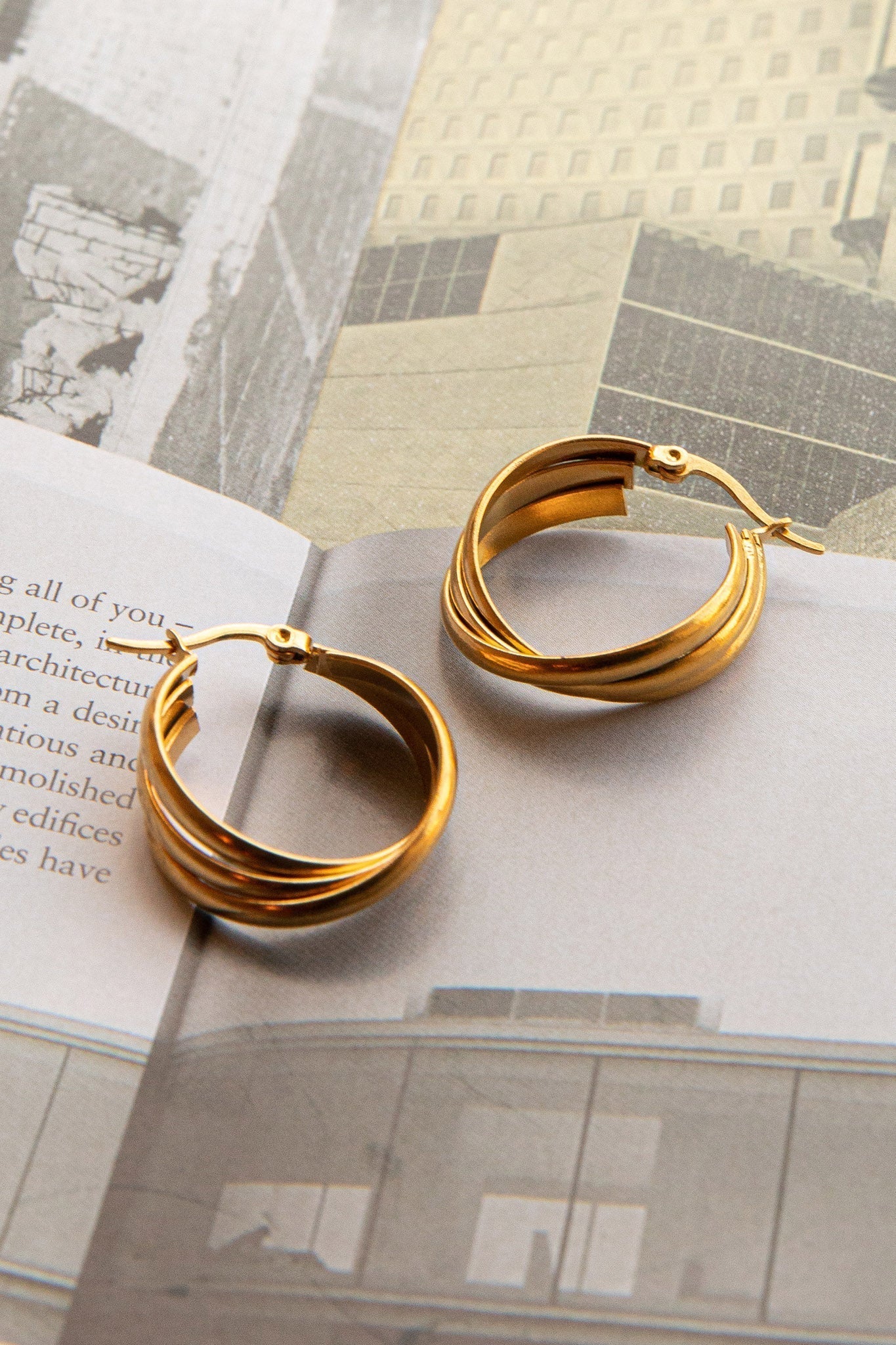 Mona Triple Ring Earrings Gold