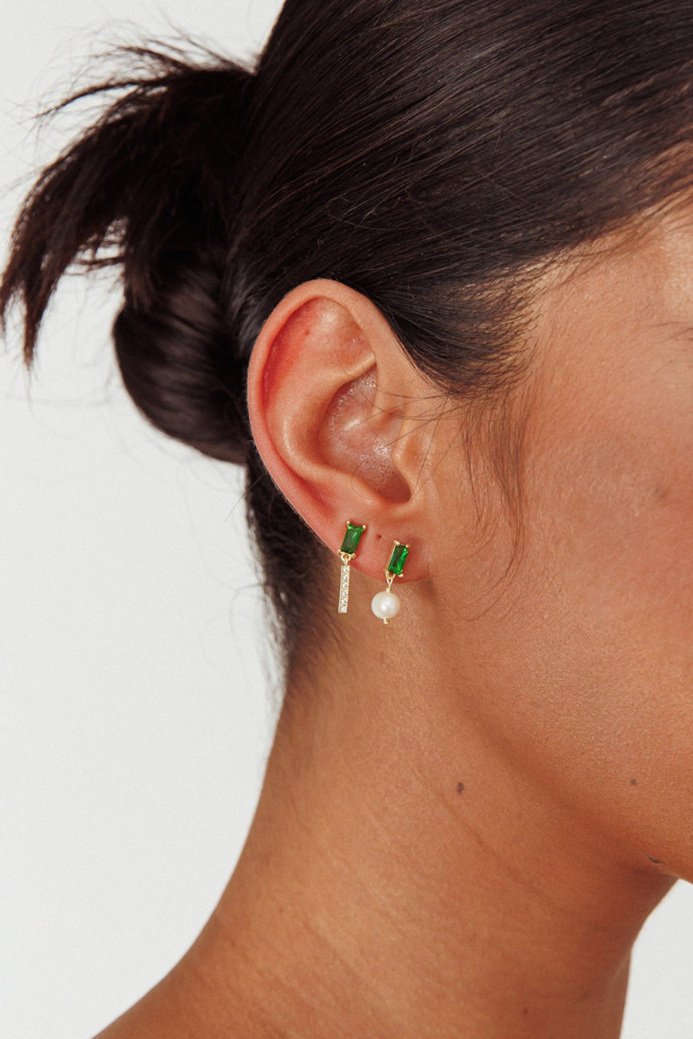 Gold Earrings with Gem and Irish Pearl