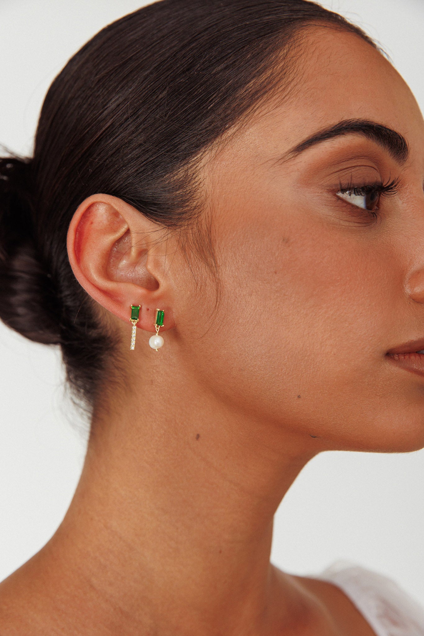 Gold Earrings with Gem and Irish Pearl