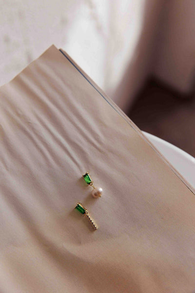 Gold Earrings with Gem and Irish Pearl
