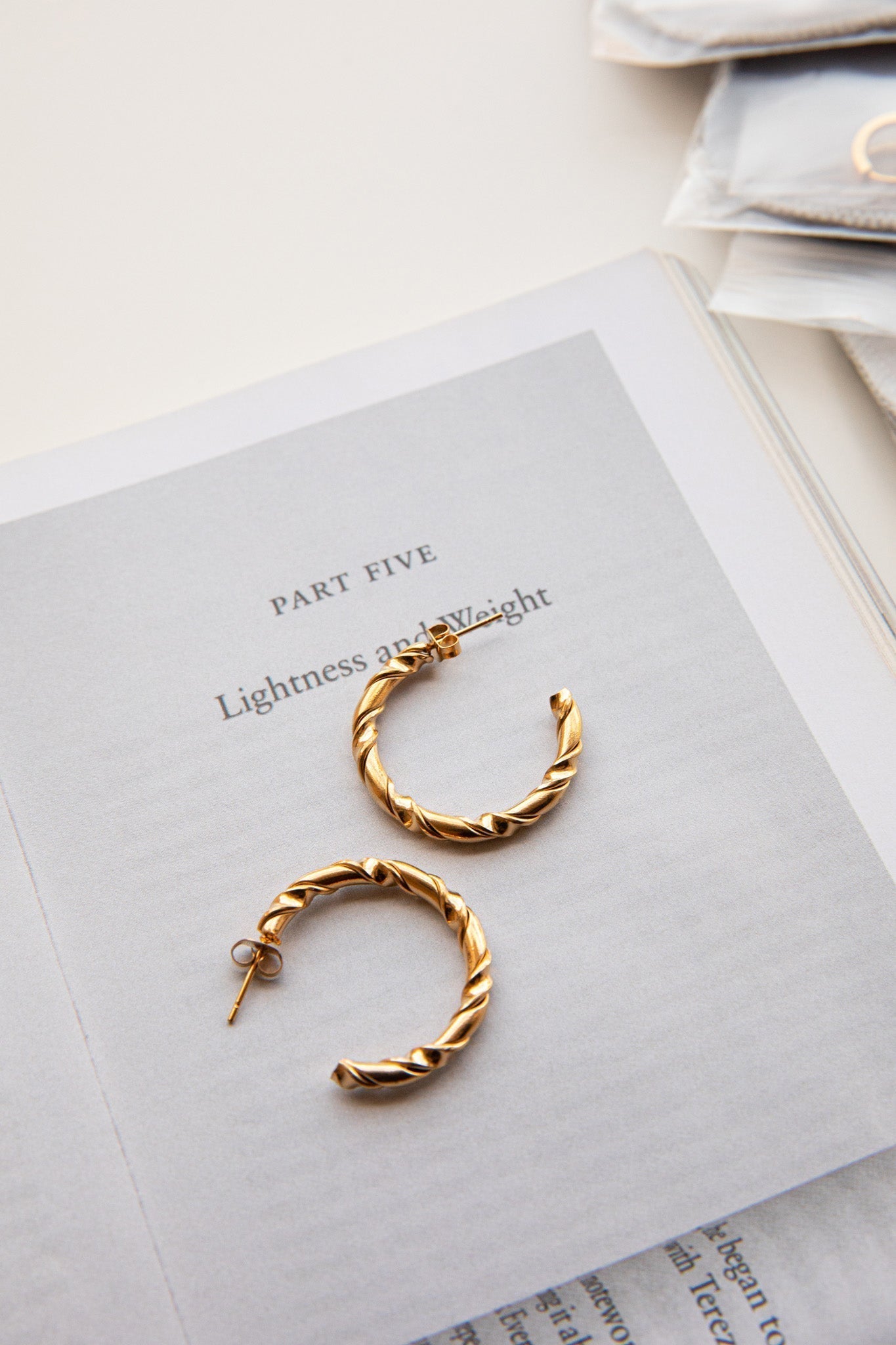 Open hoop earrings Rachmaninov in gold