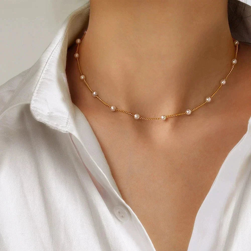 Pearl Necklace in Gold