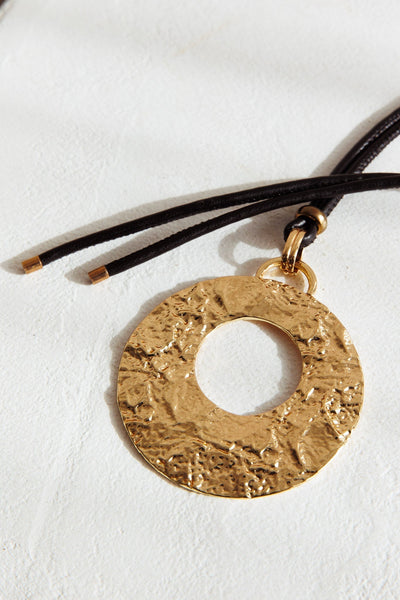 Round Texture Hometown Gold Pendant Necklace
