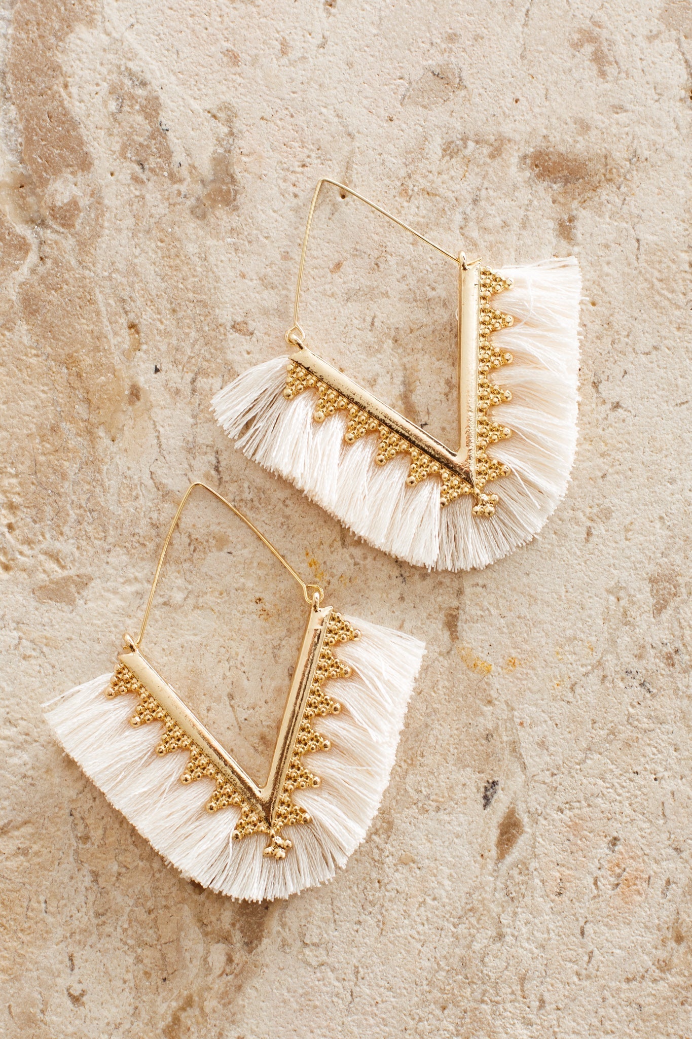 Sheba earrings with white fringes