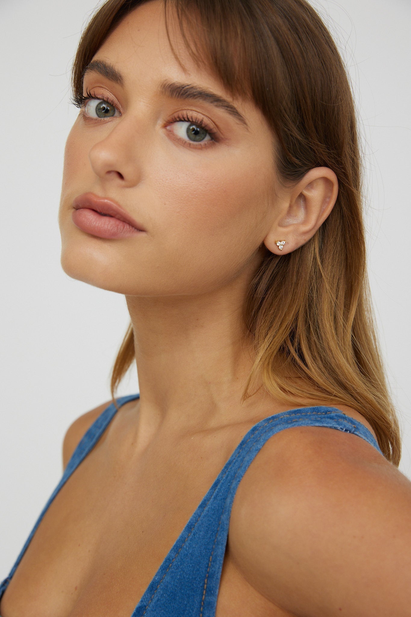 Trinity earrings with zirconium in gold