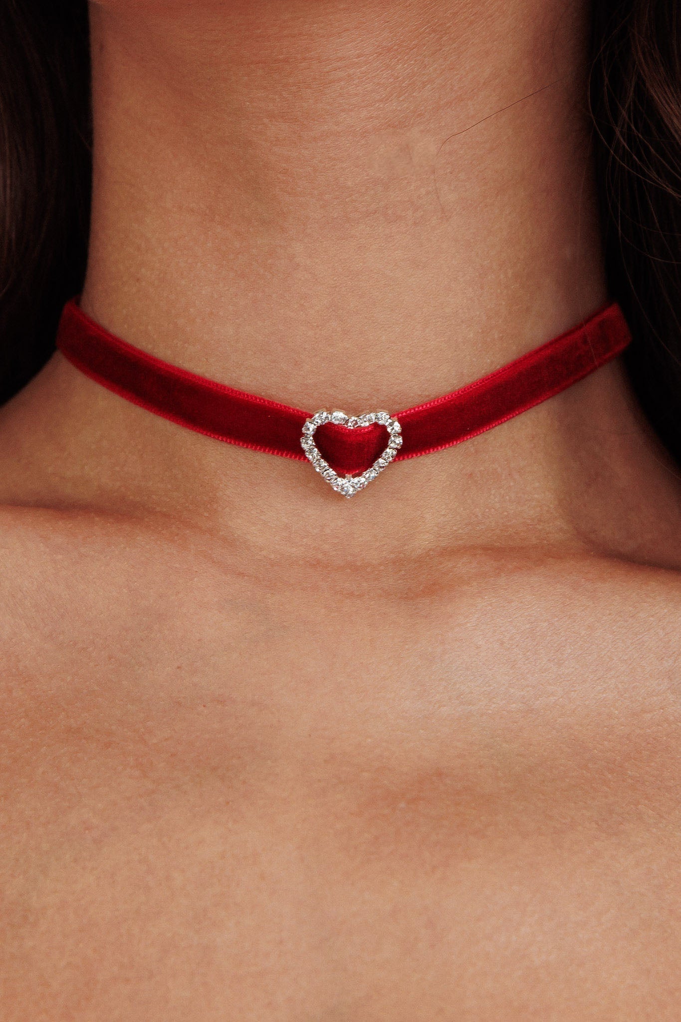 Velvet choker necklace with heart Diamante Lola Red