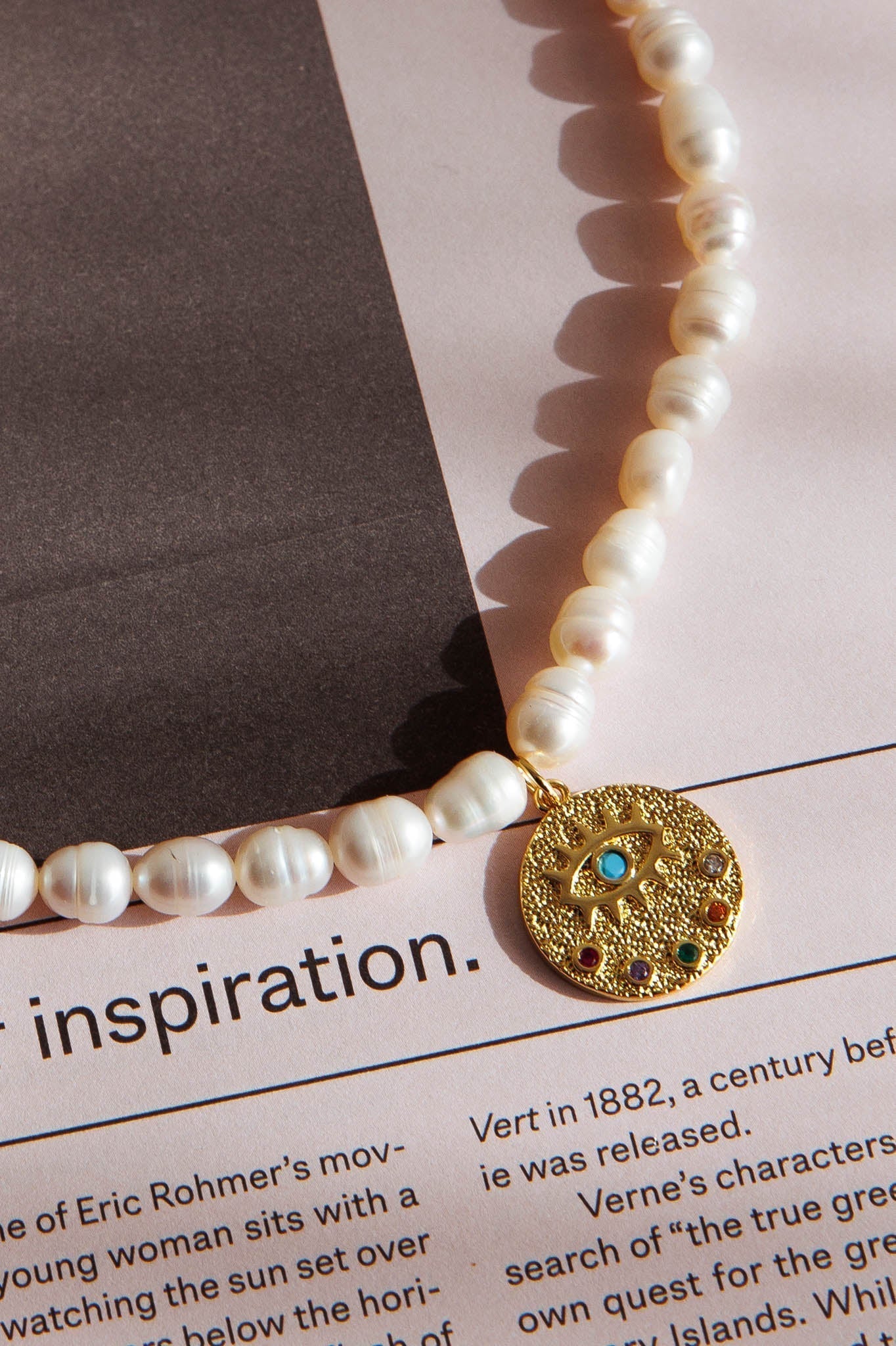 Freshwater Pearl Eye Malin Gold Necklace