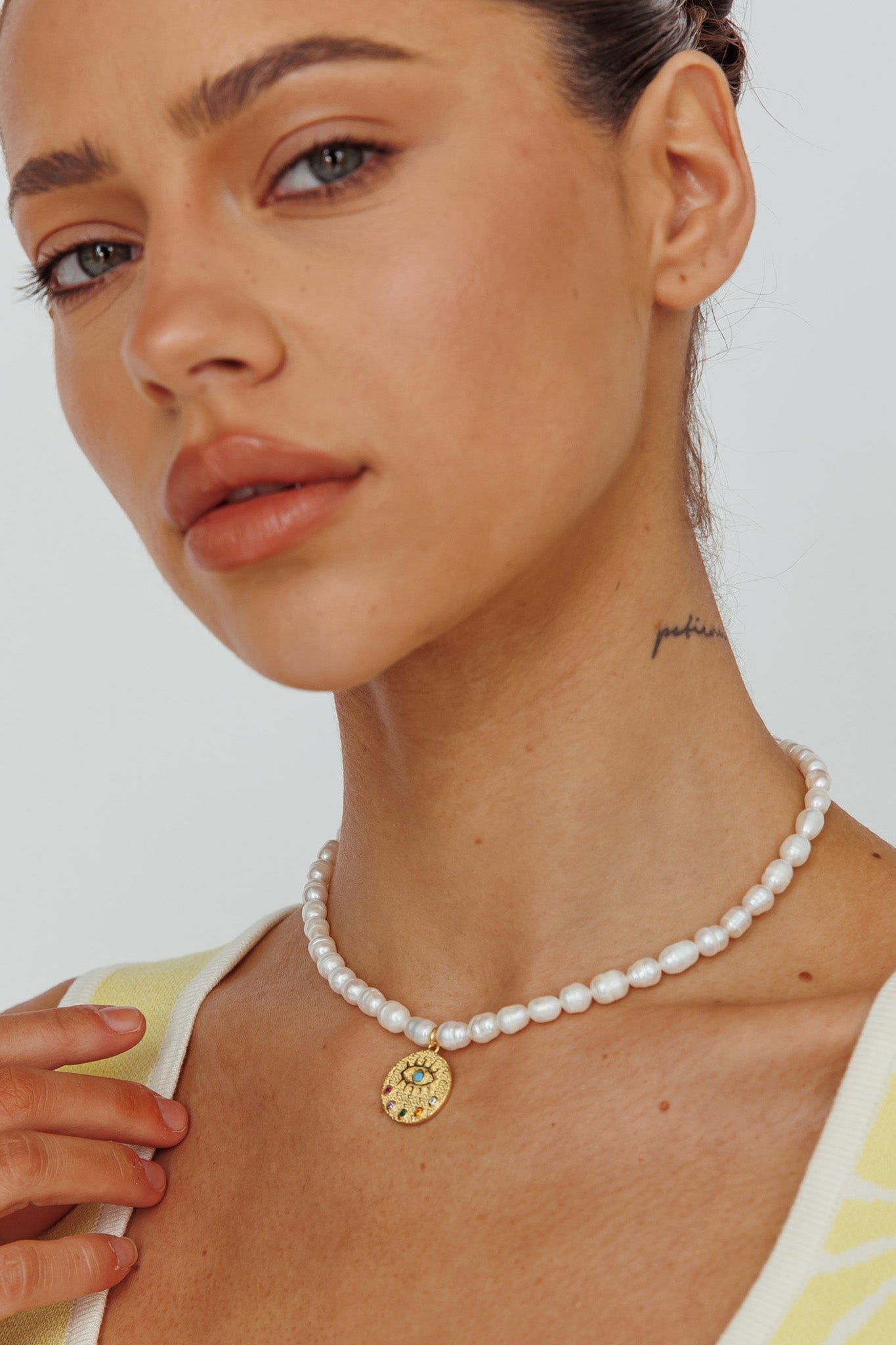 Freshwater Pearl Eye Malin Gold Necklace